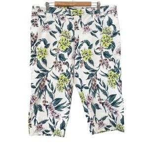 White Tropical Floral Capri Pants 3X